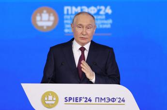 Putin: “Paesi occidentali vogliono mantenere leadership con ogni mezzo”