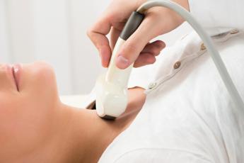 Esperti: “Non curare disfunzioni tiroide mette a rischio gravidanza’