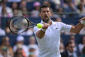 Wimbledon, Djokovic c’è: “Il ginocchio va bene, giusto provarci”