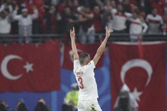 Euro 2024, Demiral ‘lupo grigio’ squalificato 2 gare: Turchia protesta