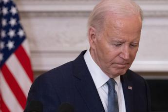 Biden, cresce pressing: le ore più difficili del presidente. Ma lui tira dritto
