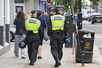 Gb, polizia di Londra: “Badate ai vostri figli stasera”