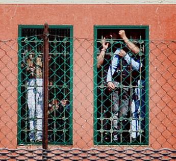 Milano, evasi due fratelli dal carcere Beccaria: “Organizzarono rivolta di fine agosto”