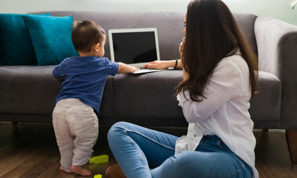 Fecondazione in vitro? “Non per le mamme single” e il caso finisce in Corte costituzionale