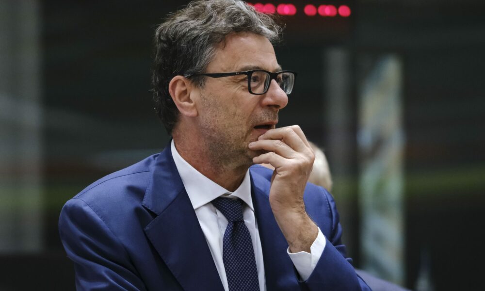 Giorgetti: “Emergenza demografica? Conseguenze sulla produttività”