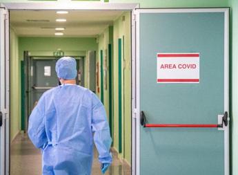 Covid, no risarcimento per morte 85enne contagiato in ospedale: “Non evitabile”