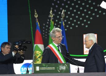 Mattarella: “I Comuni sono la base della democrazia italiana, la prima linea delle istituzioni della Repubblica”