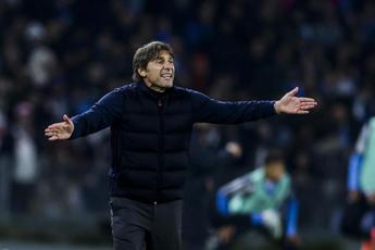 Napoli, Conte: “Kvara è determinato. Dobbiamo rinforzarci, non indebolirci”