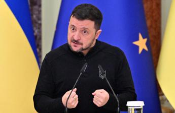 Ucraina, Zelensky: “Se chiedo soldati alla Nato, alleati mi abbandonano”