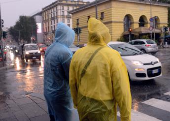 Freddo, pioggia, vento e neve a bassa quota sull’Italia: le previsioni meteo