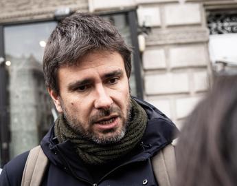 M5S, Di Battista: “Grillo padre e padrone non solo ora. Non mi ha contattato”