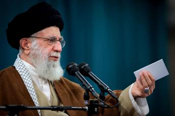 Iran, al Papa targa con riflessioni di Khamenei su Gesù