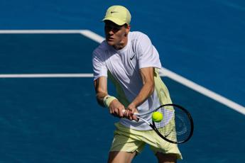 Australian Open, Sinner Giron 6 3, 6 4, 6 2: Jannik agli ottavi