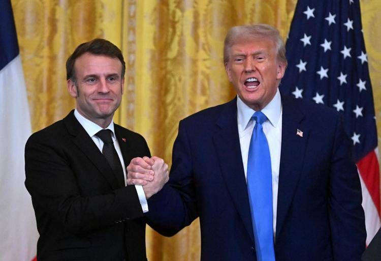 Ucraina, Macron: “Europa pronta a mandare soldati dopo pace”. Trump: “Va bene anche a Putin”