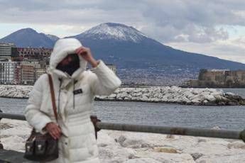 Meteo, weekend di Carnevale con pioggia e neve: poi scoppia la primavera