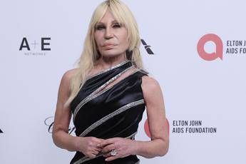 Versace, Donatella cede la direzione creativa a Dario Vitale 