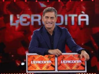 Eredità, speciale ‘viva l’amore’ questa sera 15 marzo: le coppie famose in competizione 