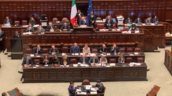 **Ue: alla Camera meno ministri di ieri in Senato per Meloni, per ora solo Giorgetti tra i leghisti**  