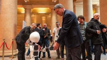 Cciaa Roma presenta ‘Adriano’, primo robot dipendente della Pa italiana  